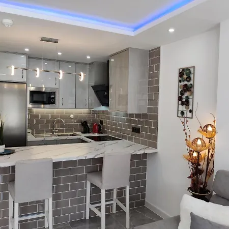 Sunny Paradise Retreat In Golf Del Sur Apartman