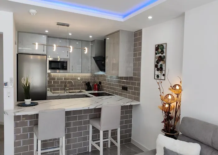 Sunny Paradise Retreat In Golf Del Sur 公寓